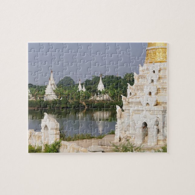 Asien, Myanmar (Birma), Mandalay. Ein Buddhist Puzzle (Horizontal)