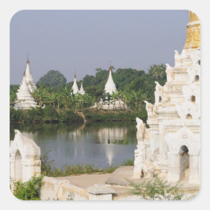 Asien, Myanmar (Birma), Mandalay. Ein Buddhist Quadratischer Aufkleber