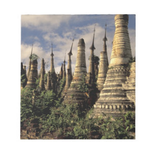 Asien, Myanmar, Inle-See. Alte Ruinen von Notizblock
