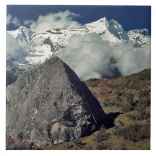 Asien, Nepal, Sagarmatha NP. Ein buddhistisches Ge Fliese