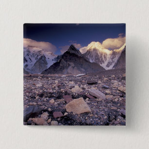 Asien, Pakistan, Karakoram-Gebirge, Breit und Button