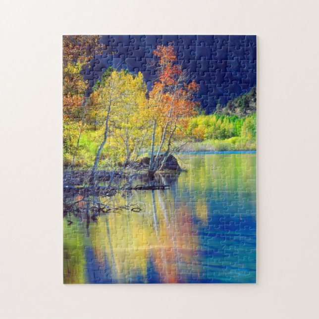 Aspen Baum im Herbst reflektiert Grant Lake Puzzle (Vertikal)