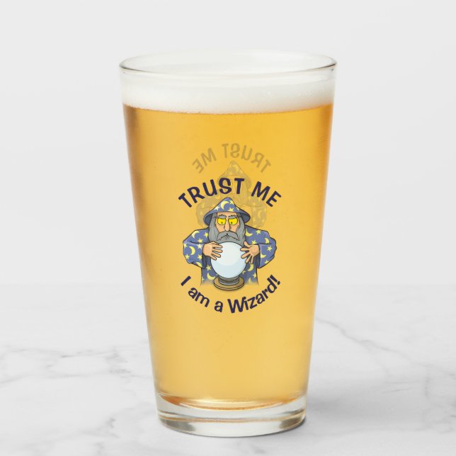 Assistent mit Ball Glas (Vorne (Gefüllt))