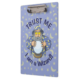 Assistent mit Ball Klemmbrett