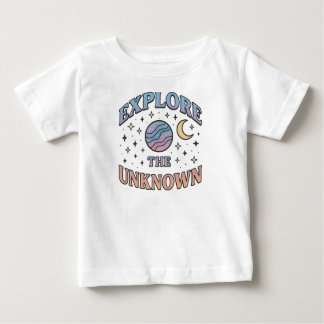Ästhetische Gestaltung kosmischer Typografie Baby T-shirt
