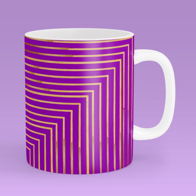 Ästhetische Gold Abstrakte Linien auf lila Kaffeetasse (Von Creator hochgeladen)