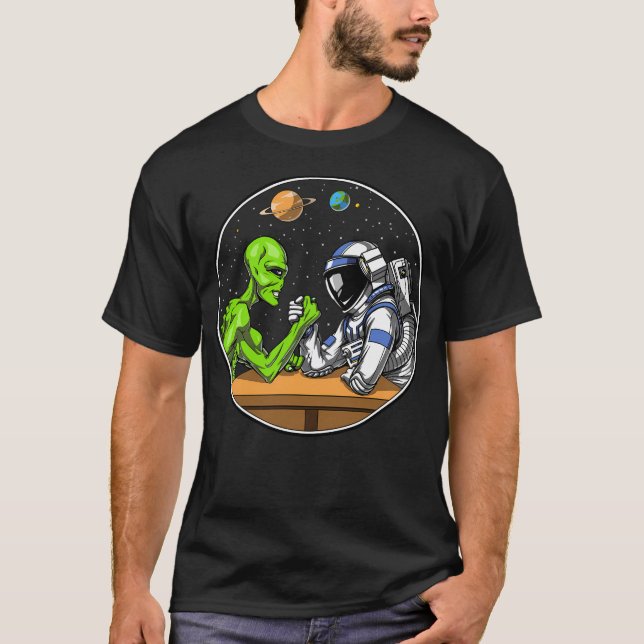 Astronaut Alien Arm Wrestling T-Shirt (Vorderseite)