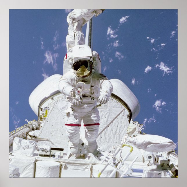 Astronaut an Fernmanipulationssystem angeschlossen Poster (Vorne)