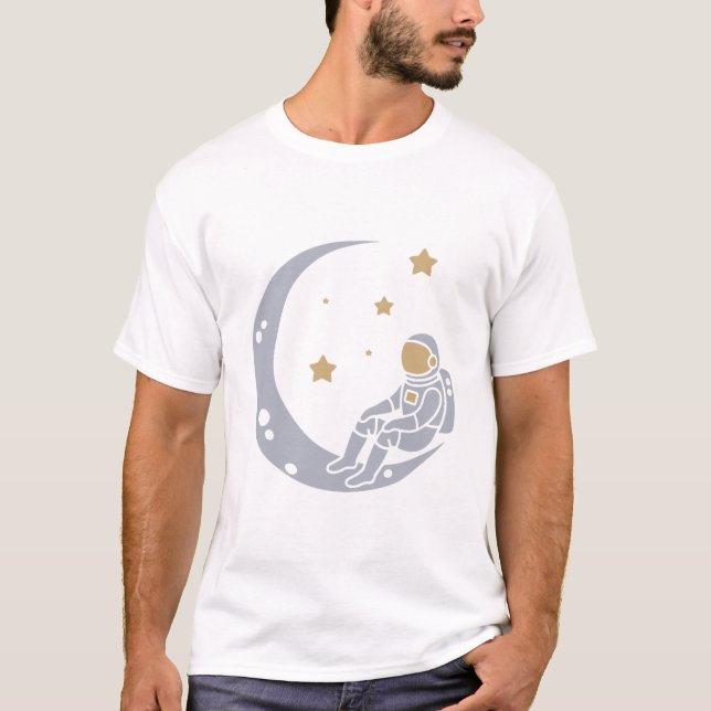 Astronaut auf dem Crescent Moon Design T-Shirt (Vorderseite)