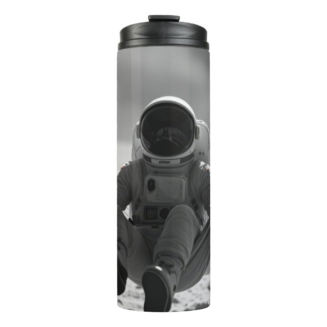 Astronaut auf dem Mond mit Bier Thermosbecher (Vorderseite)