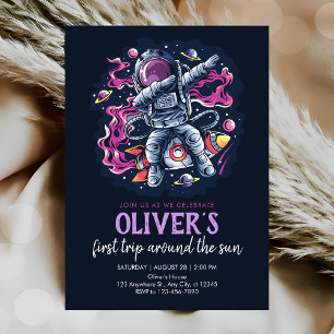 Astronaut auf einer Weltraumrakete mit Sternen und Einladung