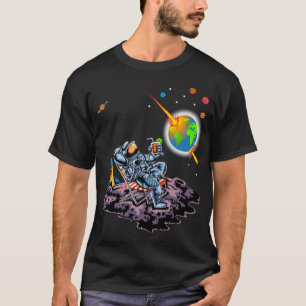 Astronaut entspannt auf dem Mond T-Shirt