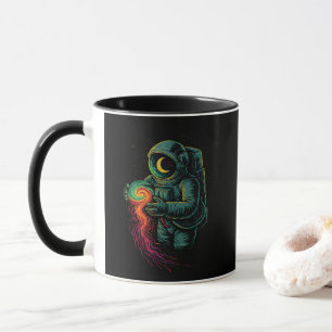Astronaut hält eine kosmische Spirale Tasse
