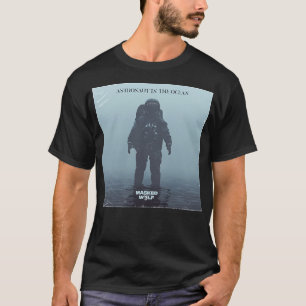 Astronaut im Ozean T-Shirt