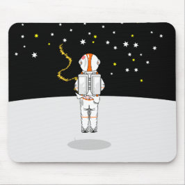 Astronaut im Weltraum mit Kurzem Wind gefangen Mousepad