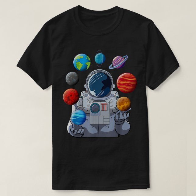 Astronaut Juggling Planets Art T-Shirt (Design vorne)
