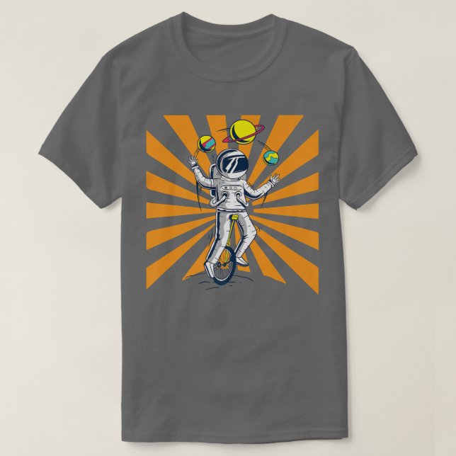 Astronaut Juggling Planets Einrad T-Shirt (Design vorne)
