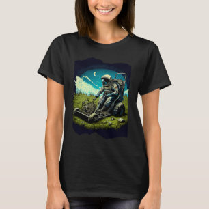 Astronaut mäht Rasen im Weltraum-Artwork 2 T-Shirt