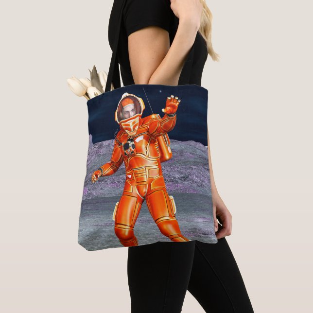Astronaut Mars Space Explorer auf Alien Planet (Von Nahem)