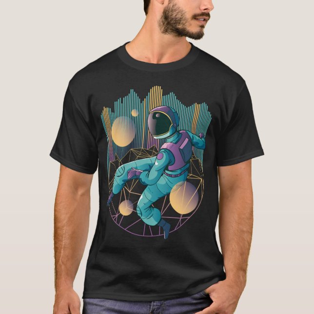 Astronaut mit geometrischem Techno-Stil T-Shirt (Vorderseite)