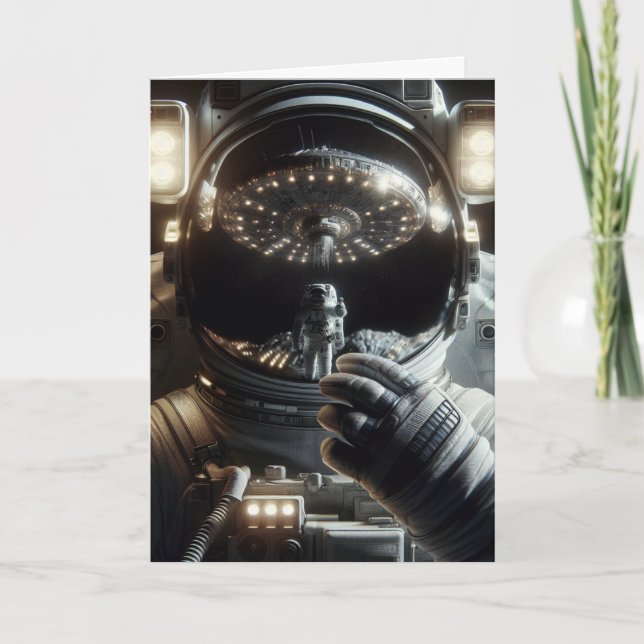 Astronaut mit Reflektion des UFO | Geburtstag Karte (Vorderseite)