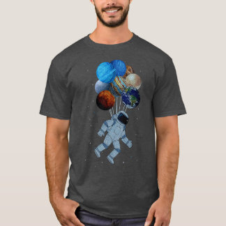Astronaut mit Solarplansystem Ballonraum A T-Shirt