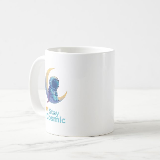 Astronaut on Moon Mug – Stay Cosmic Space Gift Kaffeetasse (Vorderseite Links)