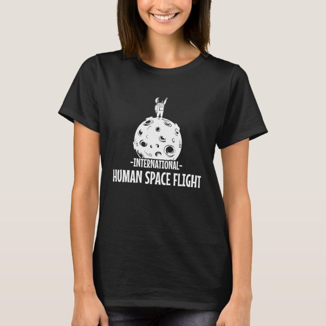 Astronaut on the moon and Mars for space friends T-Shirt (Vorderseite)