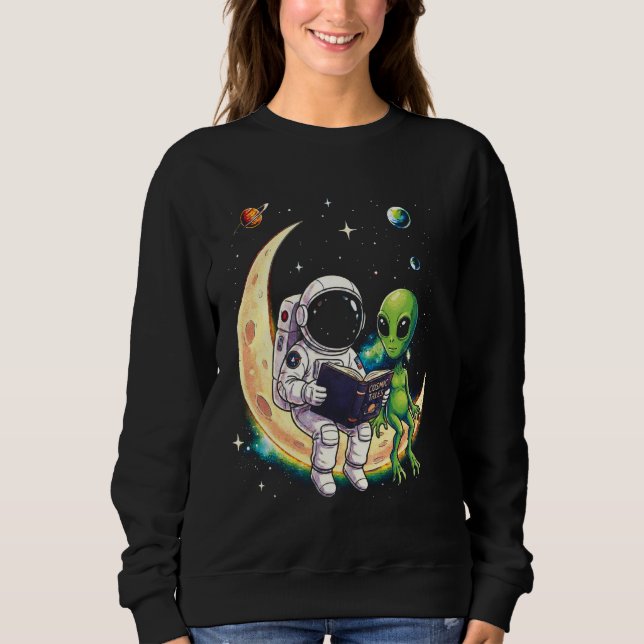 Astronaut Reading Book to Alien Moon Space Astrono Sweatshirt (Vorderseite)
