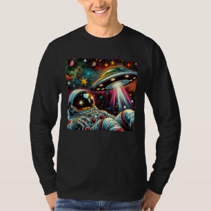 Astronaut schwimmt im Weltraum mit einem UFO Kunst T-Shirt