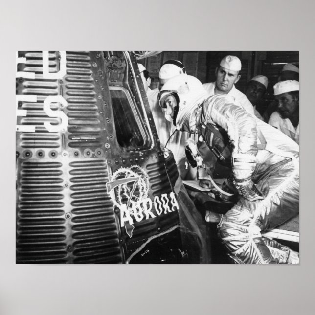Astronaut Scott Carpenter inspiziert Aurora 7 Poster (Vorne)