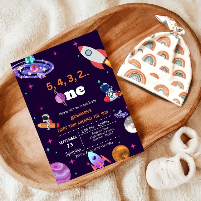 Astronaut Space geht zum ersten Mal um den sonnige Einladung (Von Creator hochgeladen)