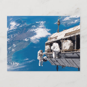 Astronaut Space Walk über der Erde Postkarte