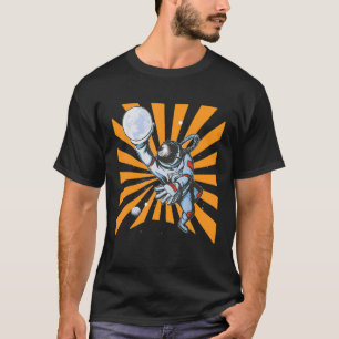 Astronaut spielt Basketball Planet T-Shirt