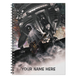Astronaut spielt Gitarre. Personalisiert Notizblock