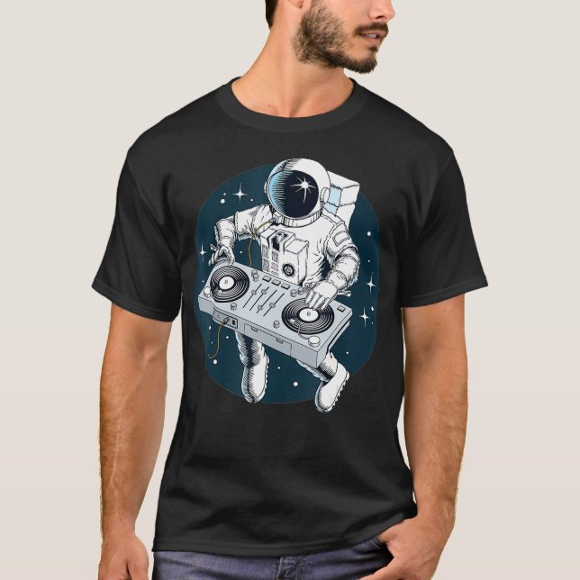 Astronaut spielt Turntable DJ in Space Stars T-Shirt (Vorderseite)
