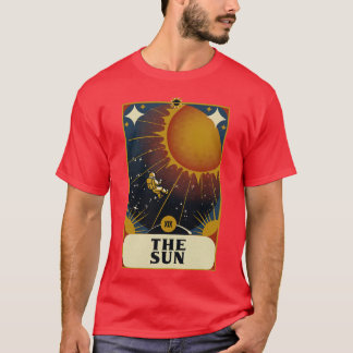 Astronaut Tarot Sun von Tobe Fonseca T-Shirt
