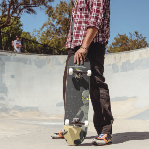 Astronaut und Alien Skateboard