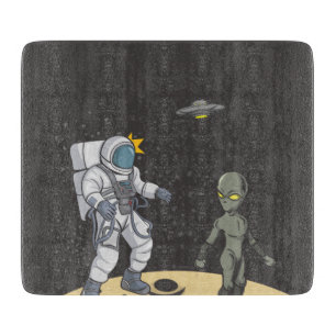 Astronaut und Außerirdischer Schneidebrett