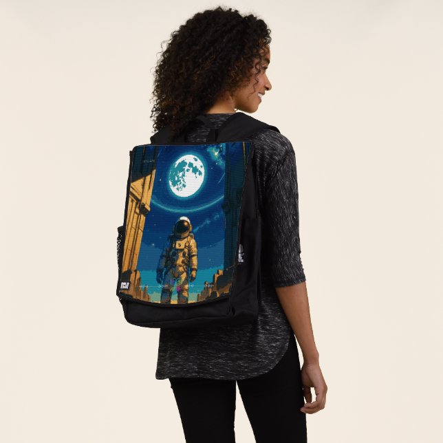 Astronaut unter dem himmlischen Tor Premium Rucksack (Ausgewaschen)