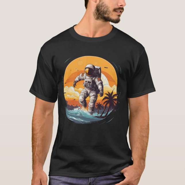 Astronauten surfen am Strand T-Shirt (Vorderseite)