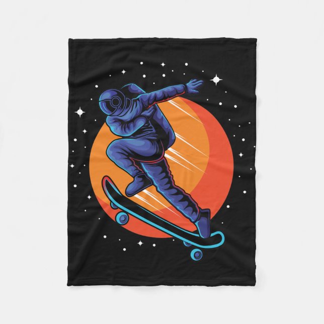 Astronautenskateboarding im Weltraum Fleecedecke (Vorderseite)