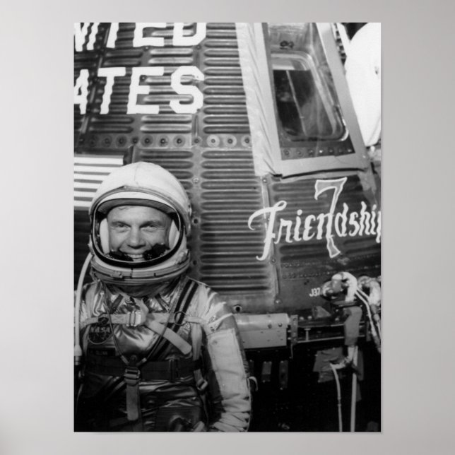 Astronautin John Glenn Posen neben Freundschaft 7 Poster (Vorne)