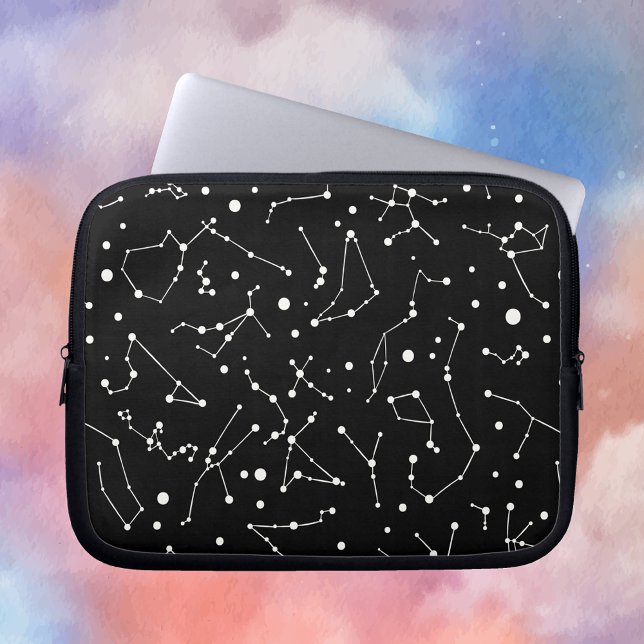 Astronomen träumen Sternbild Laptopschutzhülle (Astronomers Dream Constellation Pattern in Black and White Laptop Sleeve Front View)