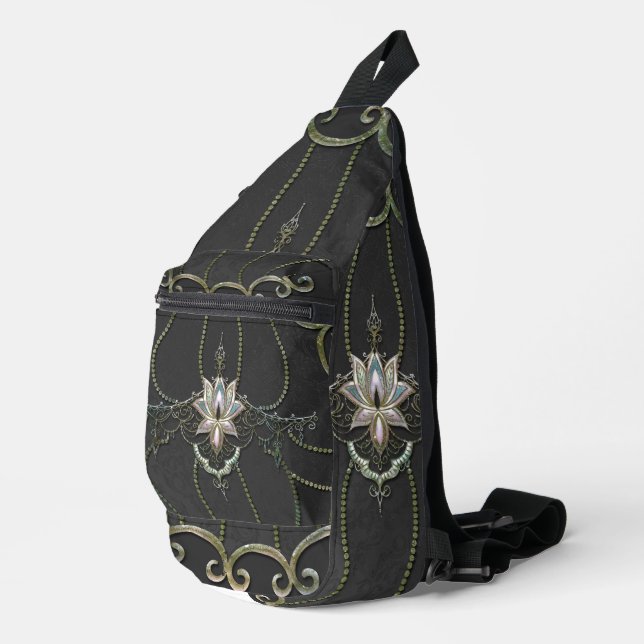 Atemberaubende elegante Lotus-Blume. Crossbody Bag (Rechte Ecke)