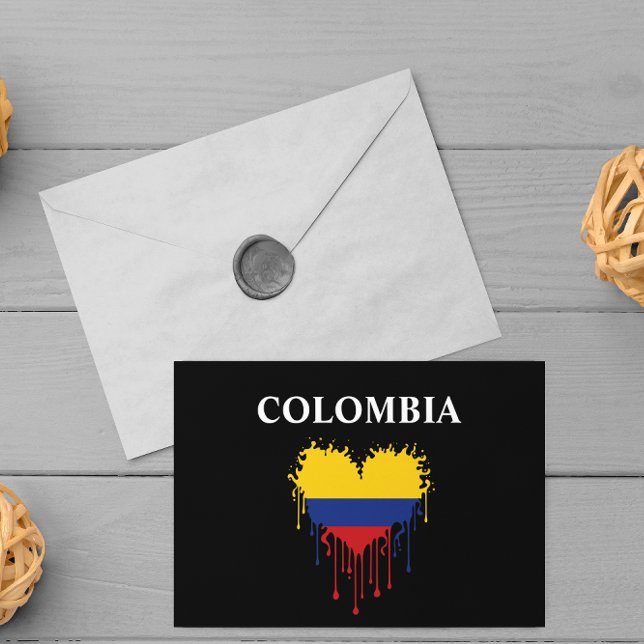 Atemberaubende Kolumbien-Tropfenflagge Postkarte (stylish colombian flag colombia heart postcard)