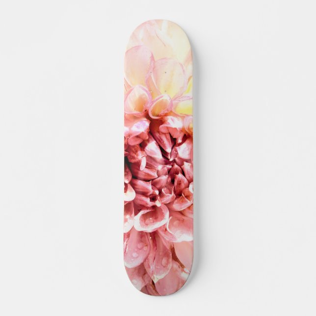 Atemberaubende Rosa Dahlische Blume Kopf nah Skateboard (Vorne)