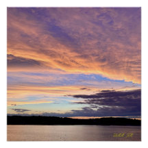 Atemberaubender Sonnenuntergang mit einem Hochglan