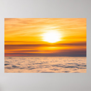 Atemberaubender Sonnenuntergang über den Wolken Poster