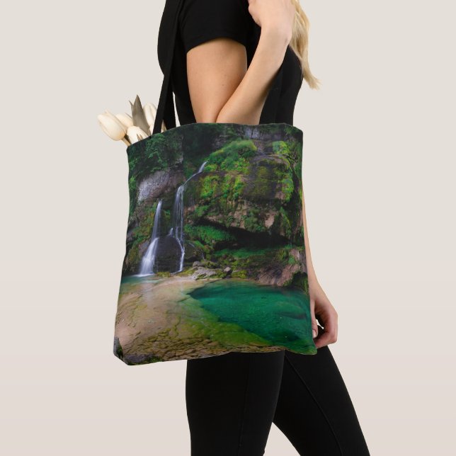 Atemberaubender Wasserfall Virje, Slowenien Poster (Von Nahem)